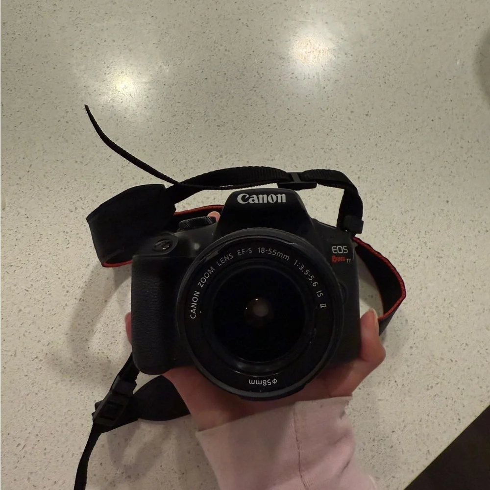 Canon EOS T7 rebel